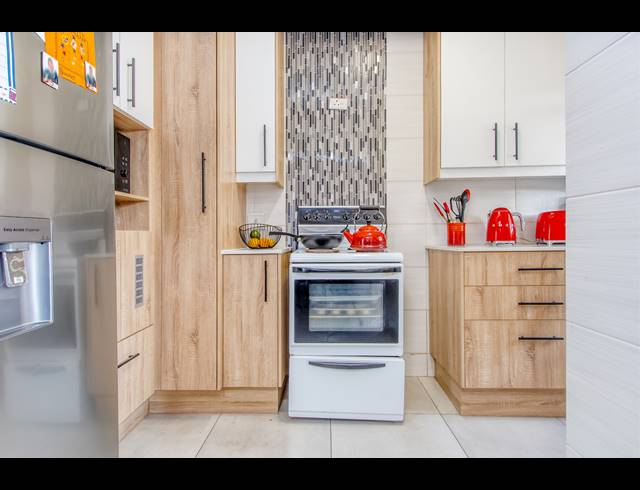 3 BEDROOM DUPLEX TO LET IN RADIOKOP